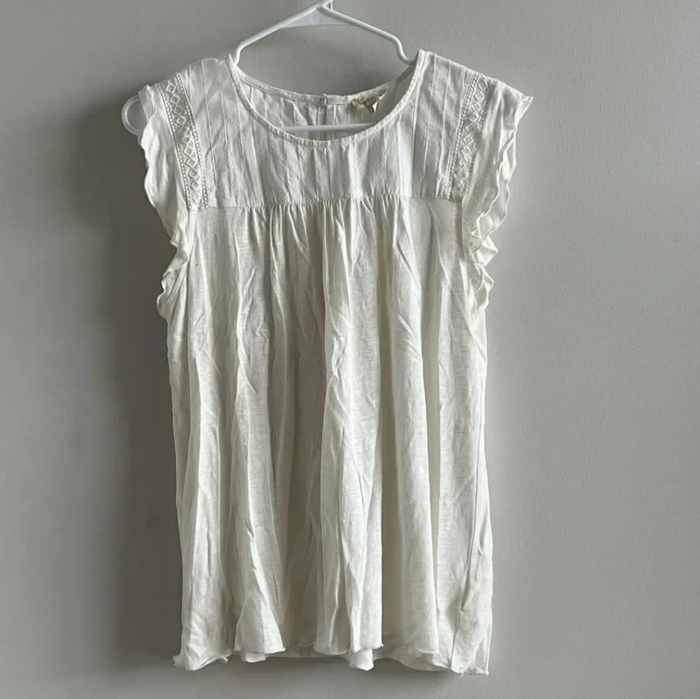 Hem & Thread Cream Ruffle Sleeve Casual Top - Picture 1 of 3